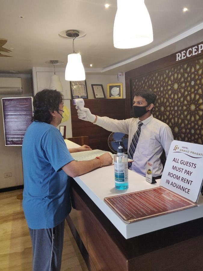 סוראט Hotel Grand Pragati מראה חיצוני תמונה