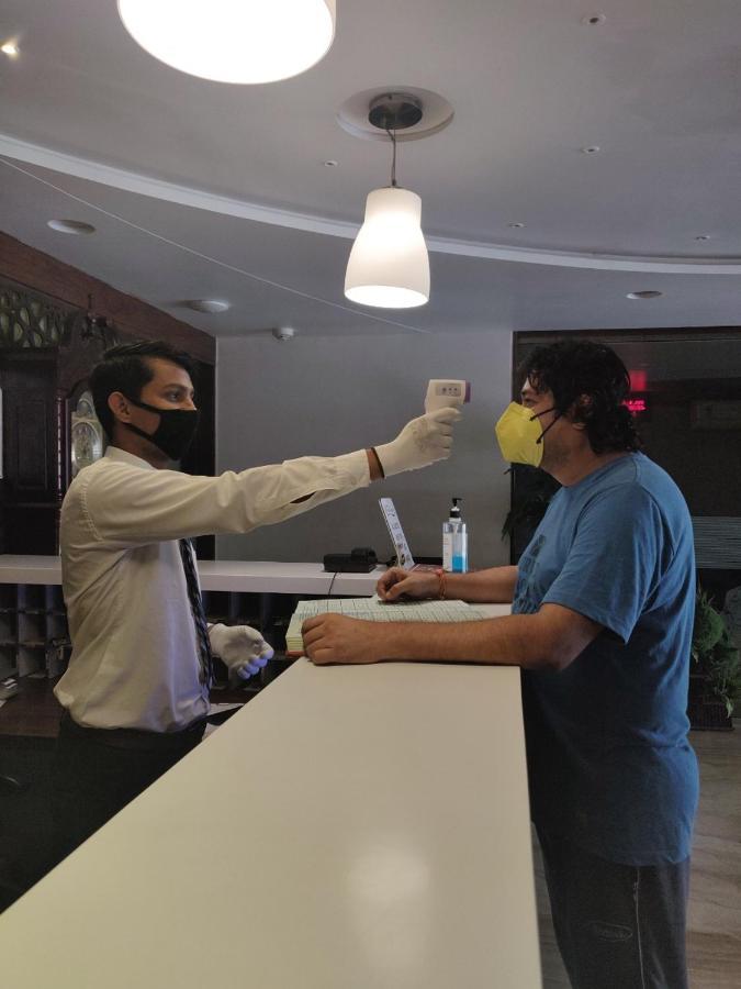 סוראט Hotel Grand Pragati מראה חיצוני תמונה