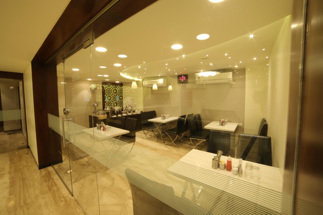 סוראט Hotel Grand Pragati מראה חיצוני תמונה