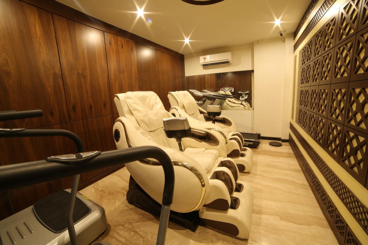 סוראט Hotel Grand Pragati מראה חיצוני תמונה