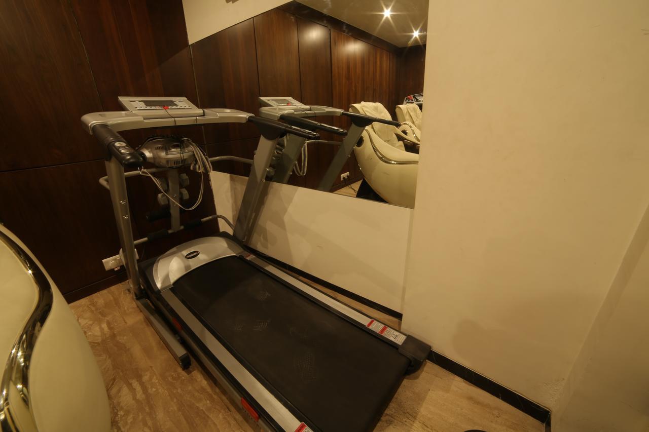 סוראט Hotel Grand Pragati מראה חיצוני תמונה