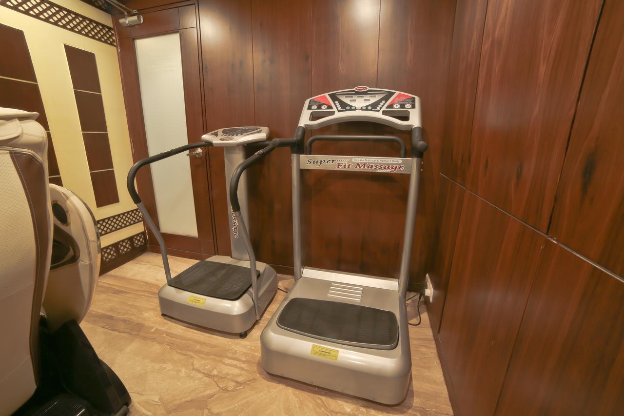 סוראט Hotel Grand Pragati מראה חיצוני תמונה