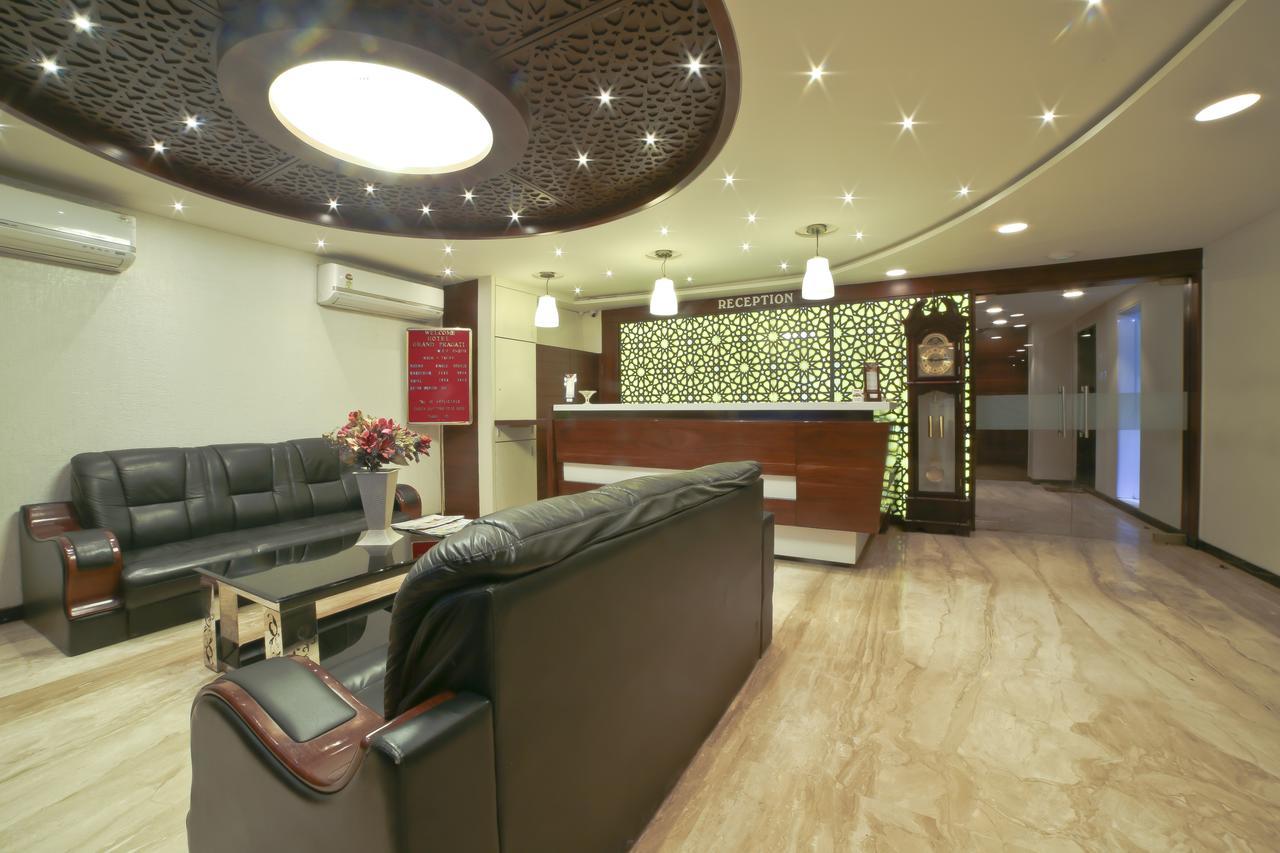 סוראט Hotel Grand Pragati מראה חיצוני תמונה