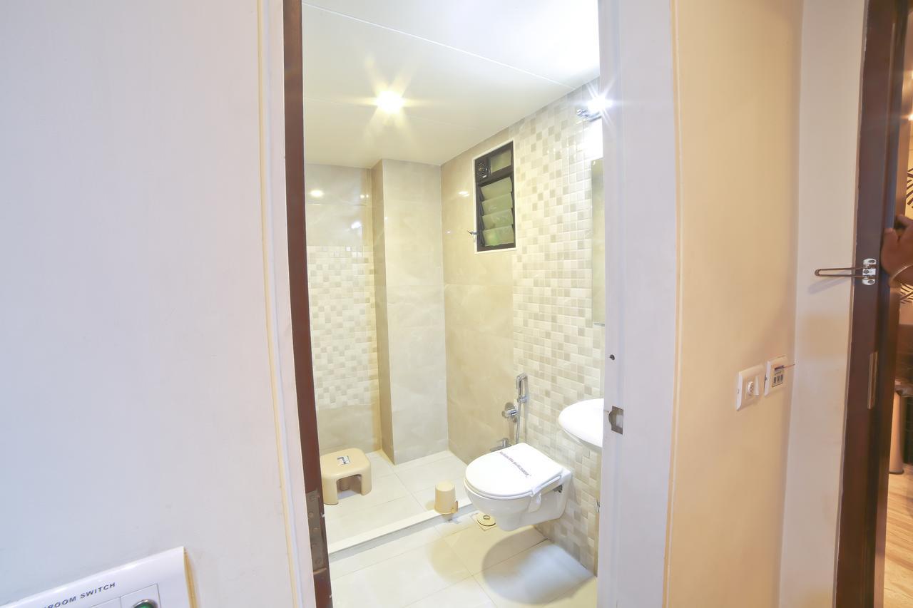 סוראט Hotel Grand Pragati מראה חיצוני תמונה