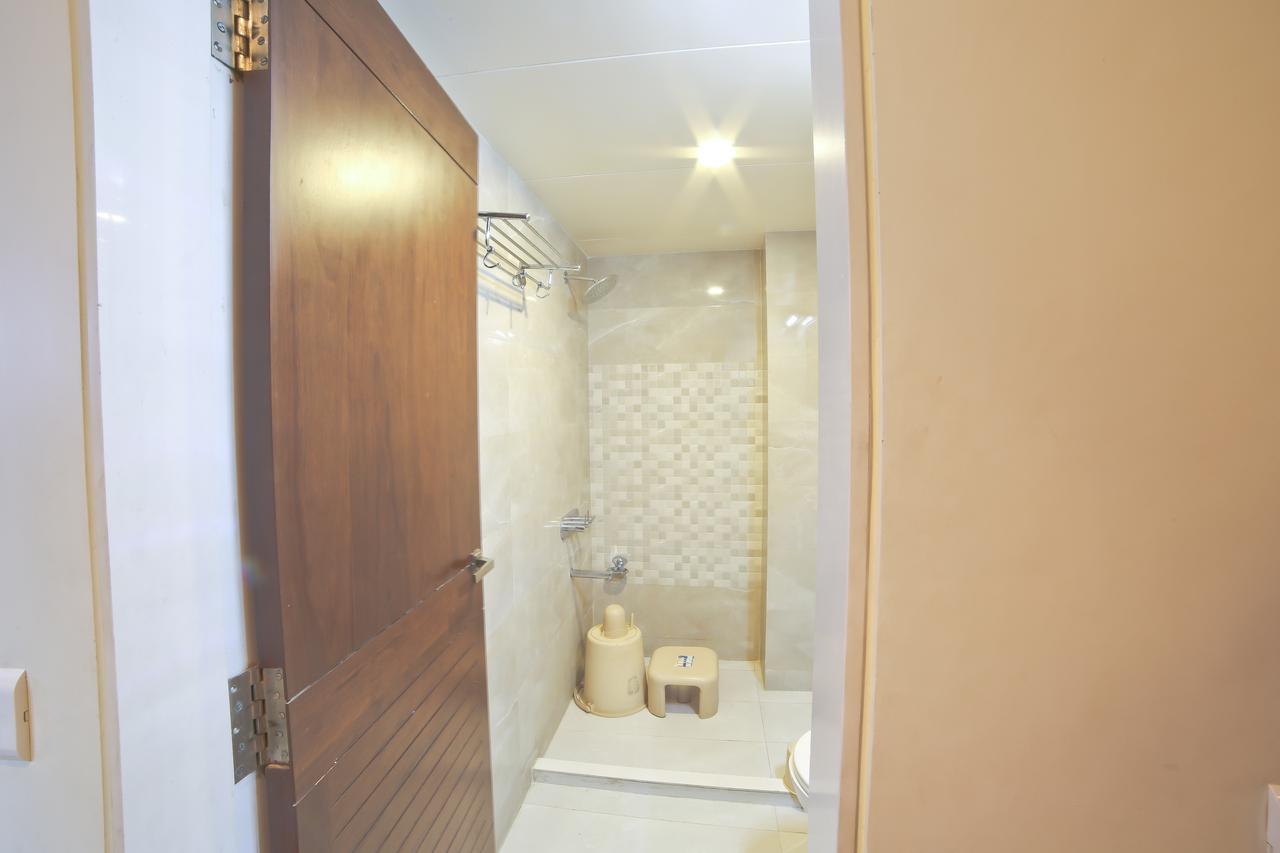 סוראט Hotel Grand Pragati מראה חיצוני תמונה