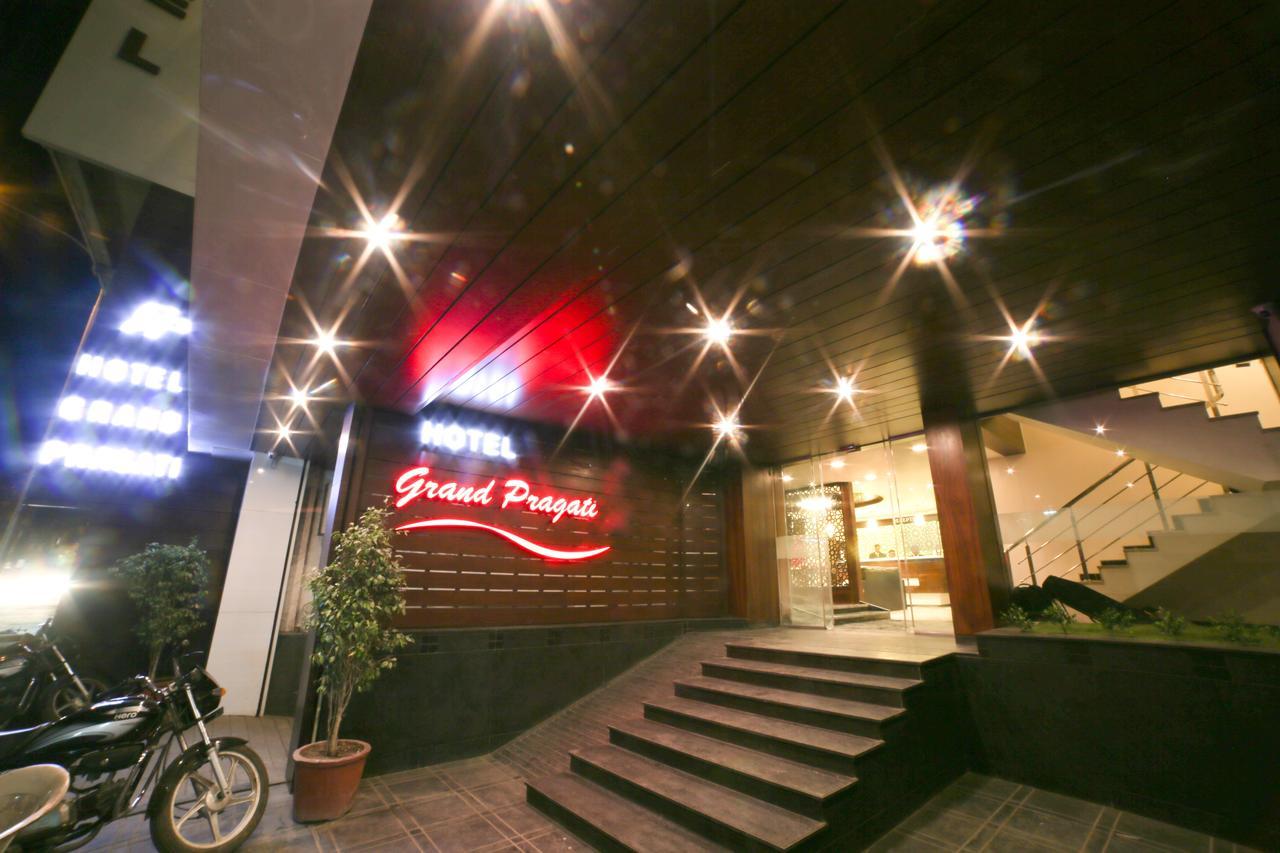 סוראט Hotel Grand Pragati מראה חיצוני תמונה